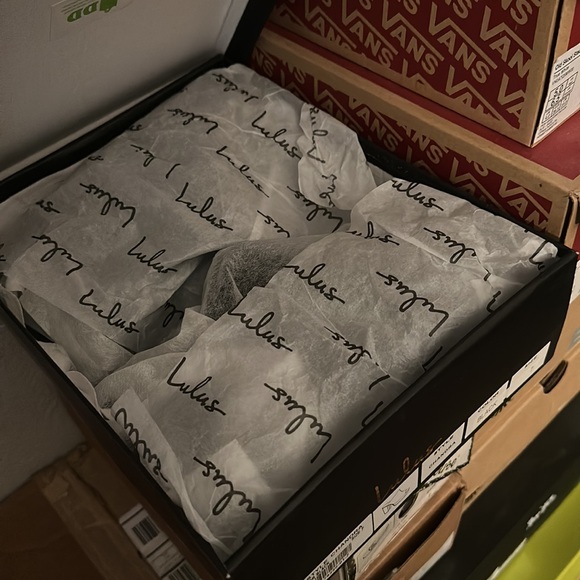 Lulus. Platform - Picture 3 of 4